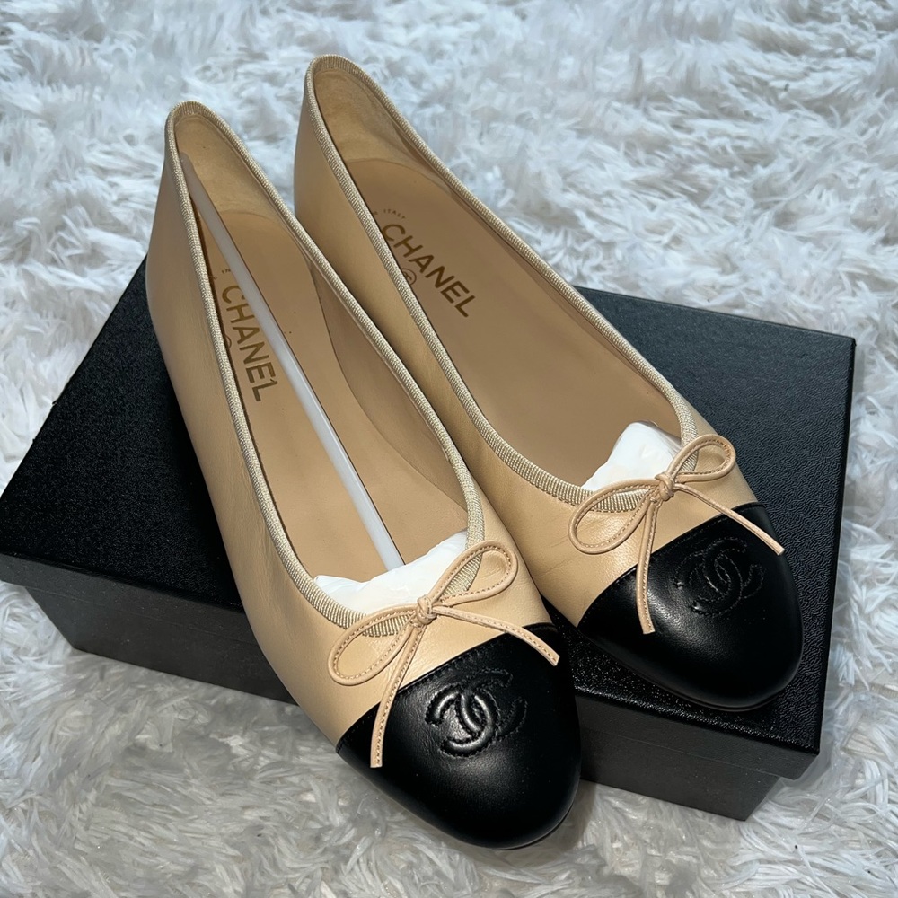 Chanel ballerina flats. Brand new, never worn size 42